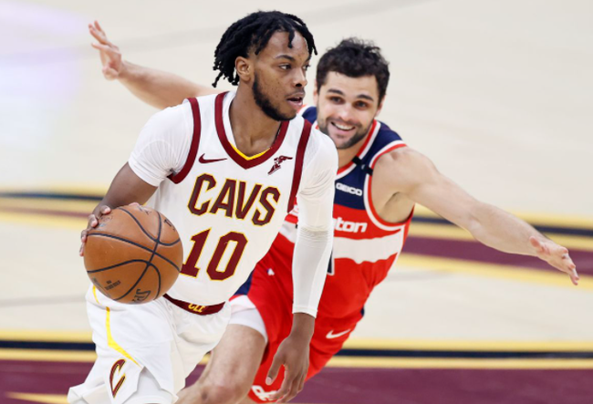 中透露出的 中透露出的